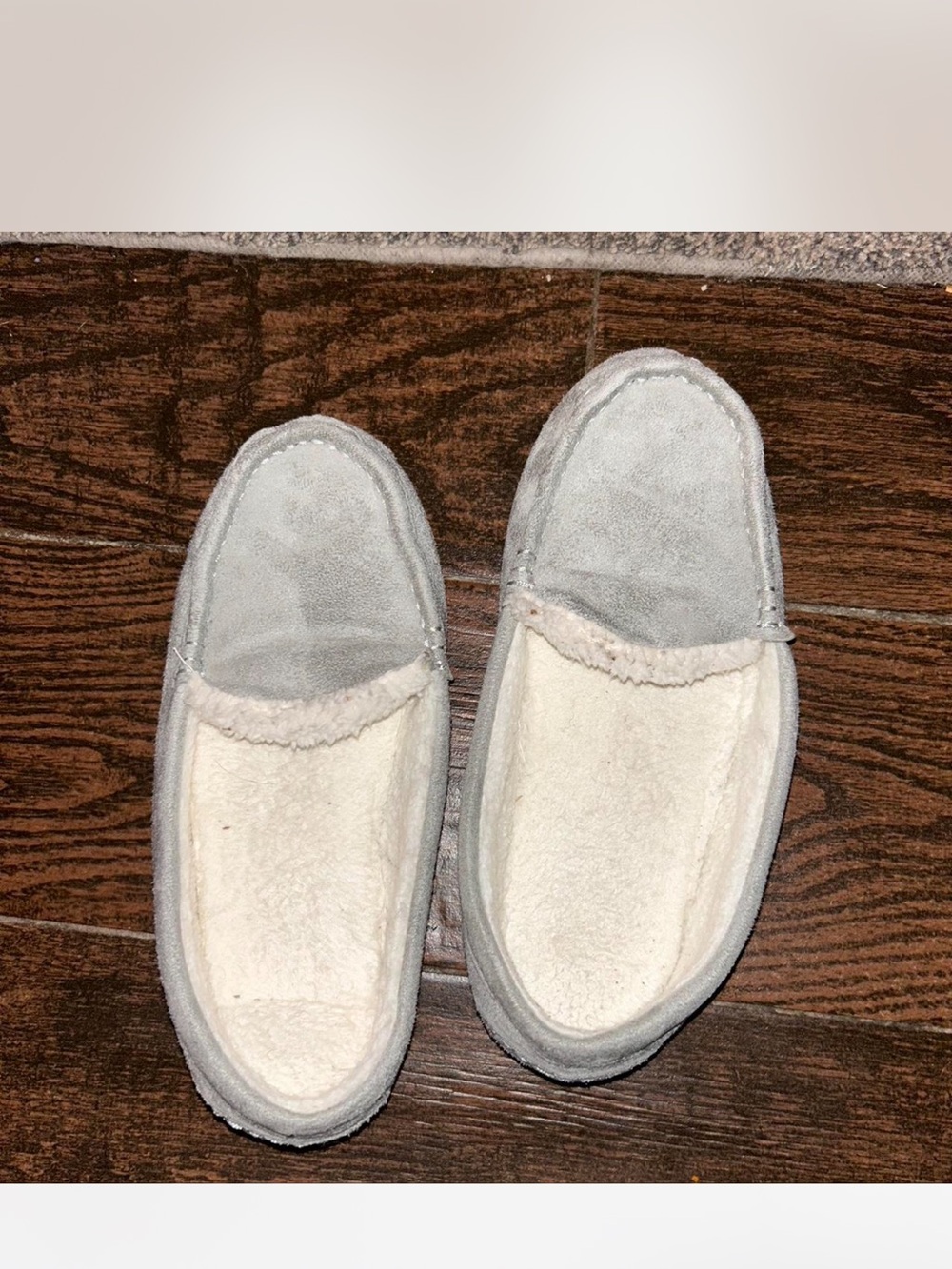 Kohl's Women's Light Gray Faux Suede Fleece-Lined Slippers